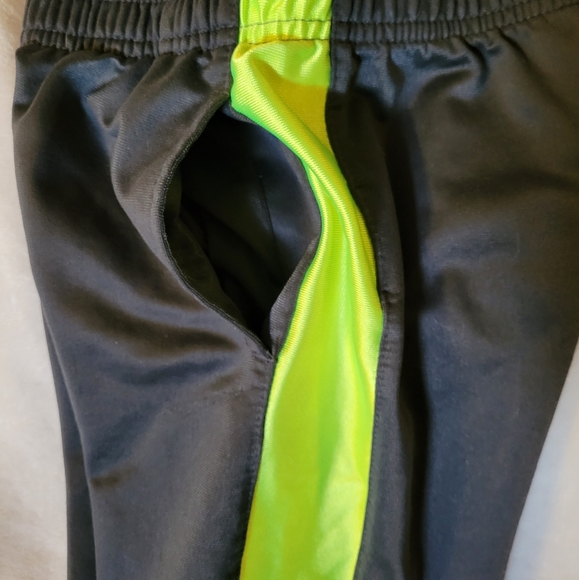 Nike joggers size 7 long, Grey & electric green - Picture 3 of 4